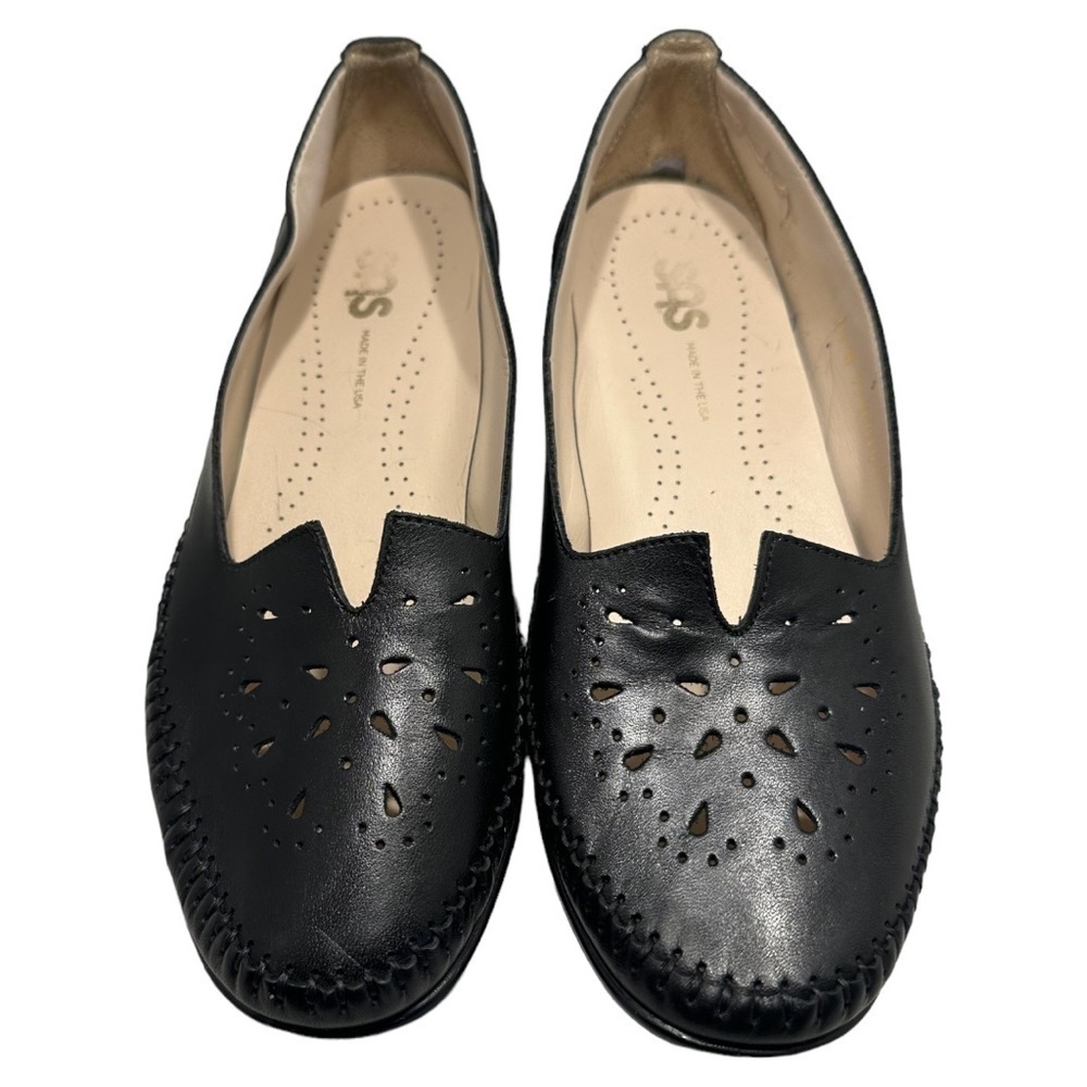 Sas Black Leather Slip On Pump W/ Blanket Stitch Detail- Size 7.5 Wide